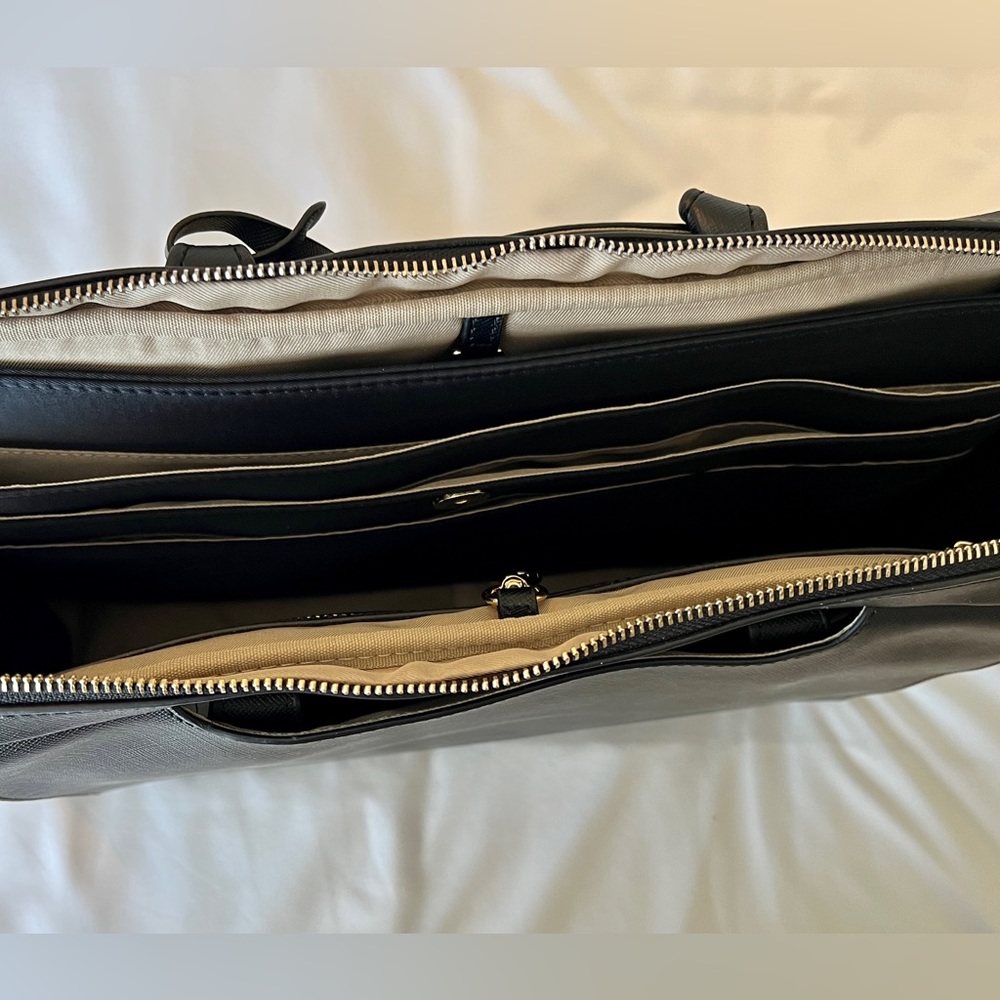 Elegant Black Shoulder Bag - Picture 11 of 11